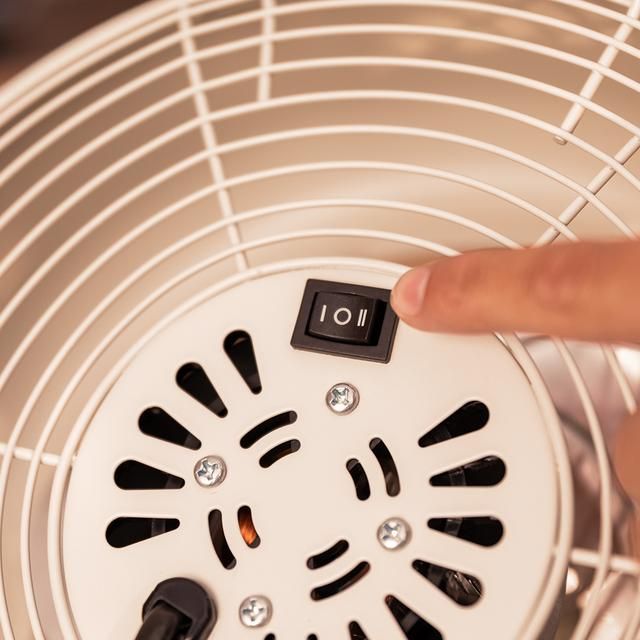 Ventilador Pie CECOTEC 250 ClassicStyle Beige (08205)