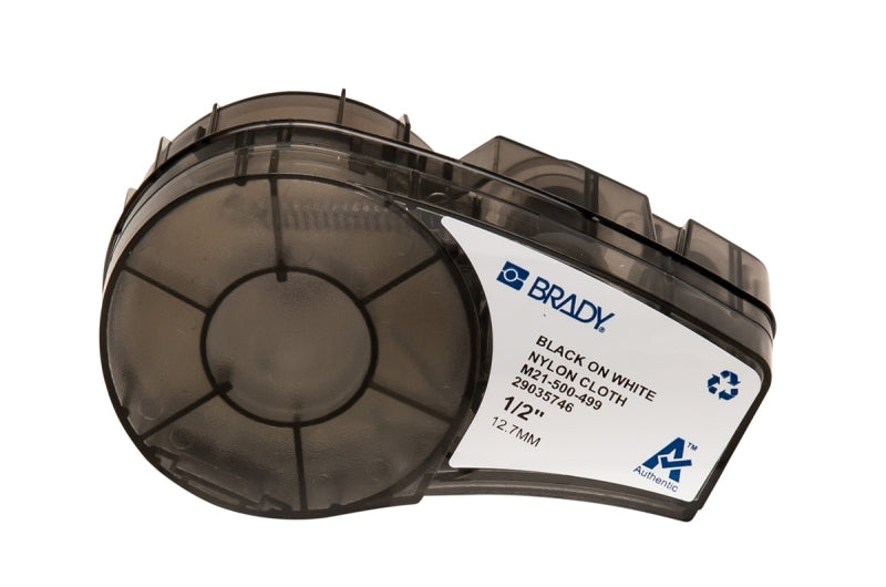 Brady M21-500-499 Cinta de Etiquetas Original Tela de Nylon - Texto Negro sobre Fondo Blanco - Ancho 12,70mm x 4,88m