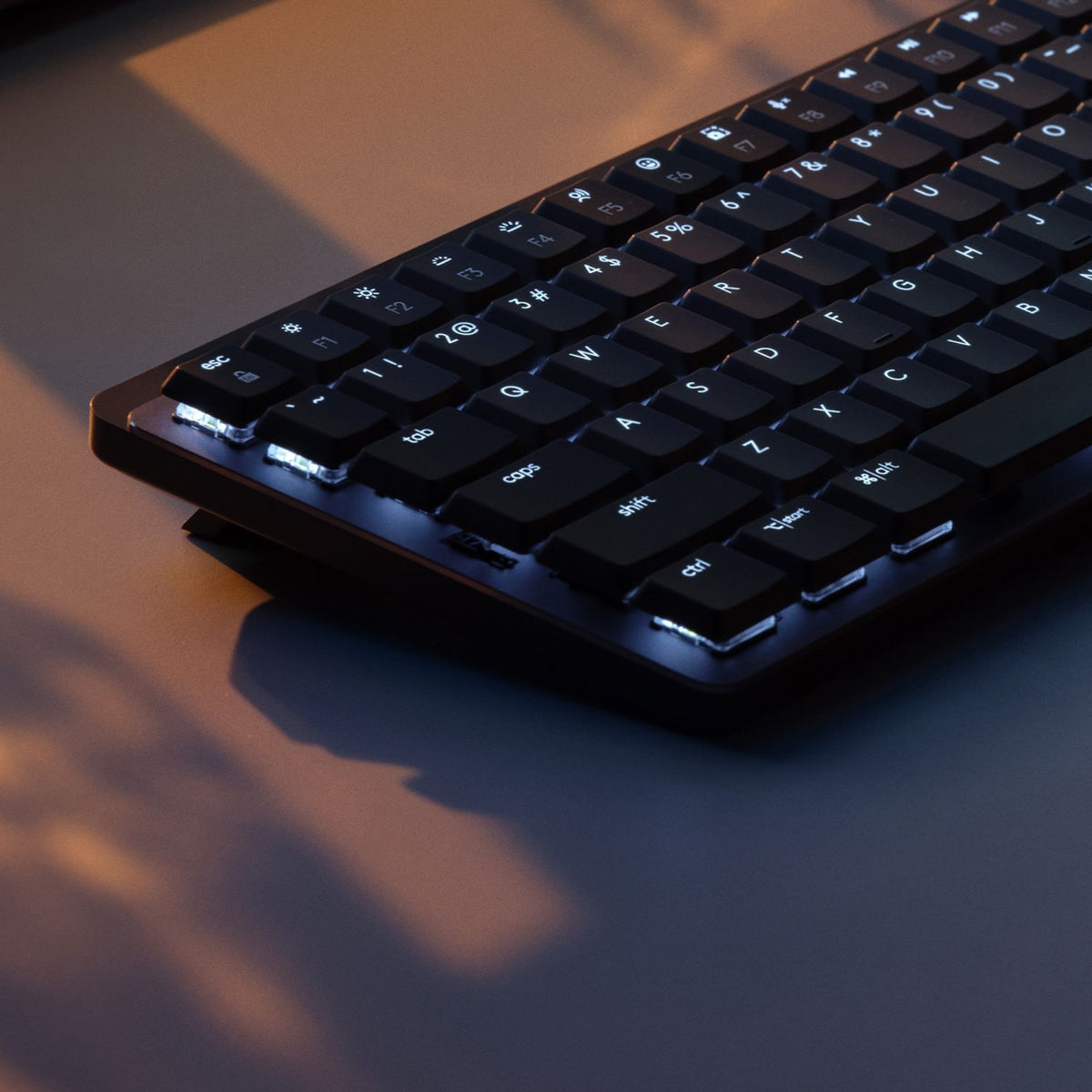 Teclado LOGITECH EEUU Gris/Grafito (920-010780)