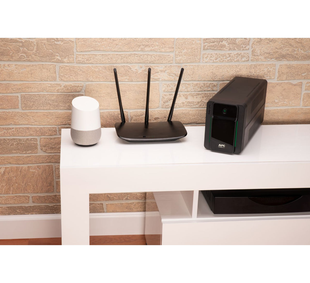 S.A.I. APC BVX 700VA 360W 2xSchuko Negra (BVX700LI-GR)