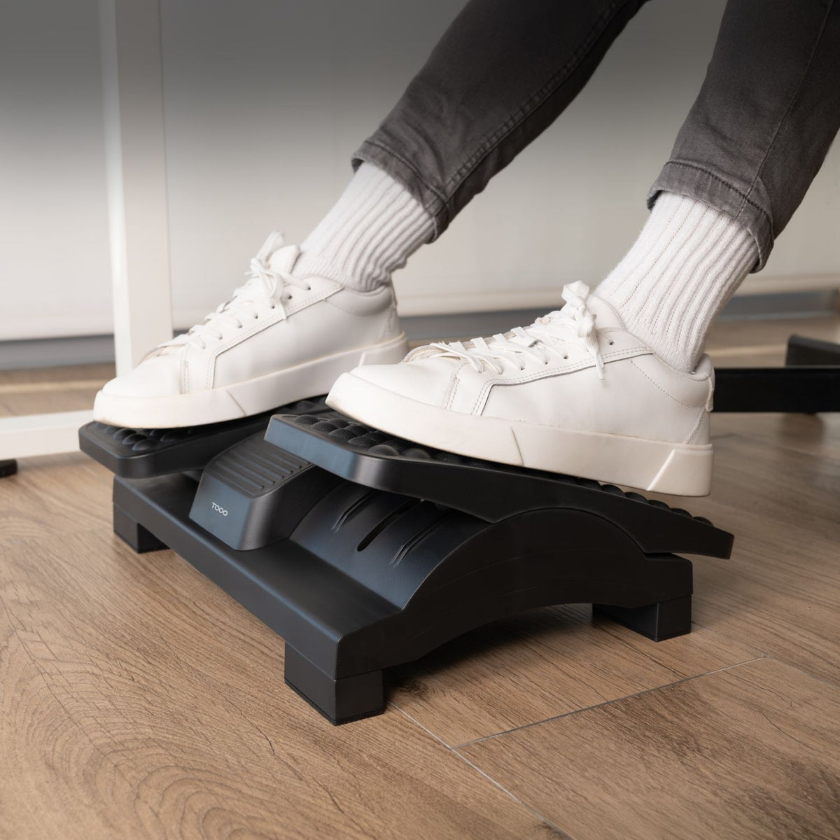 Reposapiés TooQ dos plataformas Negro (TQFR0605-B)