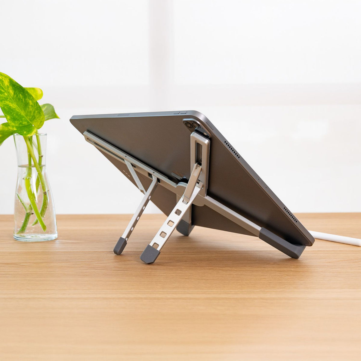 Soporte Elevador TooQ hasta 17.3" Plata (TQLRS0036-AL)
